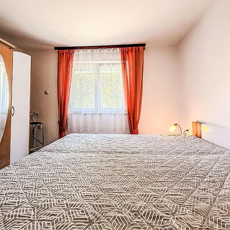 Apartamento Ana-1 By Interhome